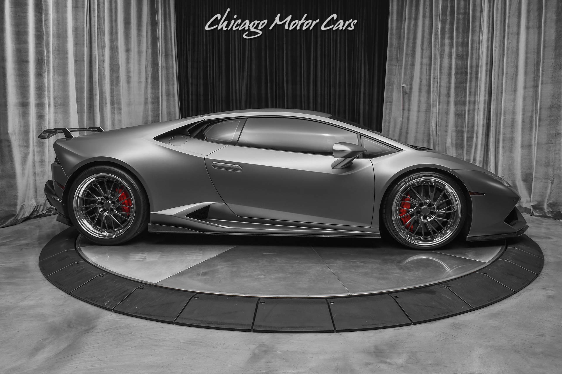 Used-2015-Lamborghini-Huracan-LP-610-4-Coupe-Twin-Turbo-Carbon-Fiber-ANRKY-Wheels-Hot-Color-Combo