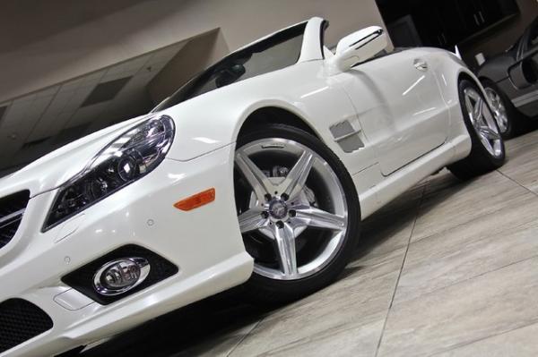 New 2011 Mercedes-Benz SL550 SL550 for sale Sold at Chicago Motor Cars in West Chicago IL 60185 4