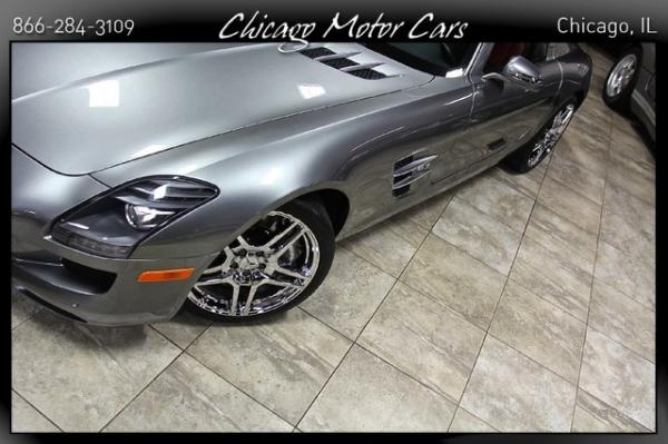 Used 2011 Mercedes-Benz SLS AMG Gullwing for sale Sold at Chicago Motor Cars in West Chicago IL 60185 4