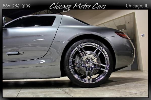 Used 2011 Mercedes-Benz SLS AMG Gullwing for sale Sold at Chicago Motor Cars in West Chicago IL 60185 6