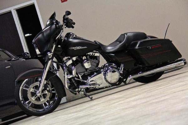 New 2014 Harley-Davidson Street Glide for sale Sold at Chicago Motor Cars in West Chicago IL 60185 3