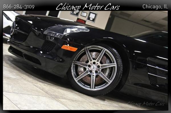 Used 2011 Mercedes-Benz SLS AMG SLS AMG for sale Sold at Chicago Motor Cars in West Chicago IL 60185 4