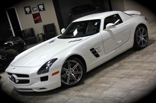 Used 2011 Mercedes-Benz SLS AMG Gullwing for sale Sold at Chicago Motor Cars in West Chicago IL 60185 5