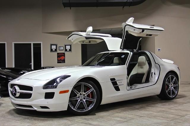 Used-2011-Mercedes-Benz-SLS-AMG-Gullwing