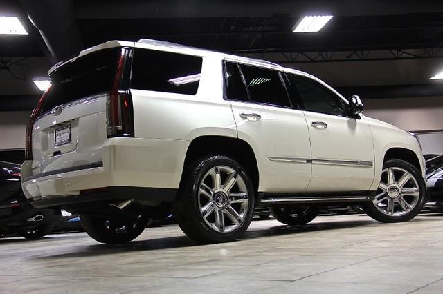 Used-2015-Cadillac-Escalade-Luxury-4WD