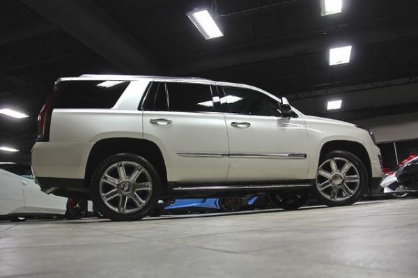 Used-2015-Cadillac-Escalade-Luxury-4WD