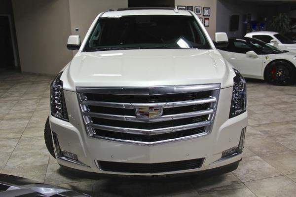 Used-2015-Cadillac-Escalade-Luxury-4WD