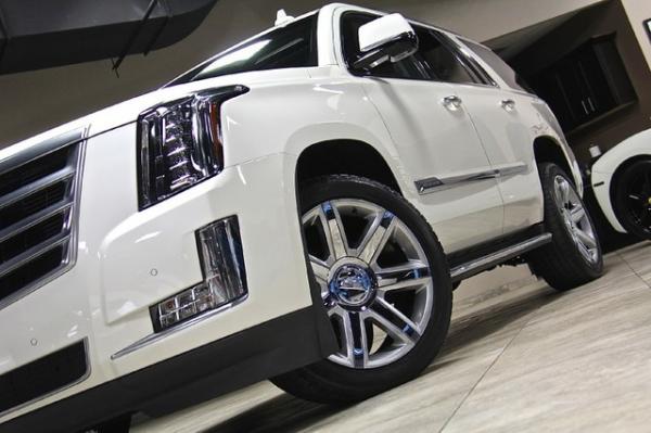 Used-2015-Cadillac-Escalade-Luxury-4WD