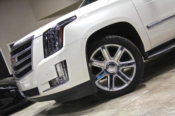 Used-2015-Cadillac-Escalade-Luxury-4WD