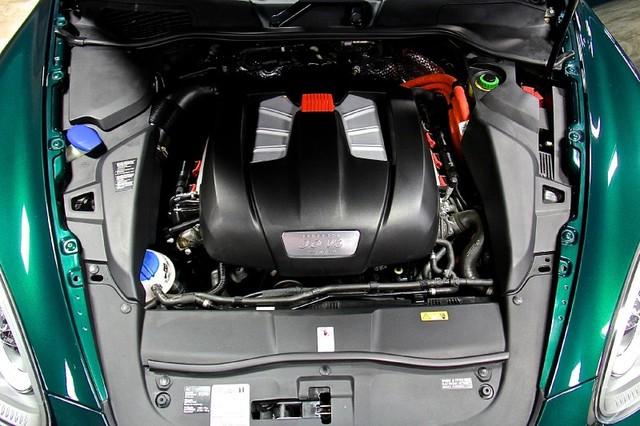 New-2011-Porsche-Cayenne-Hybrid-S