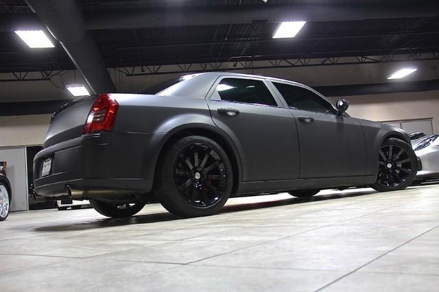 New-2006-Chrysler-300-SRT8