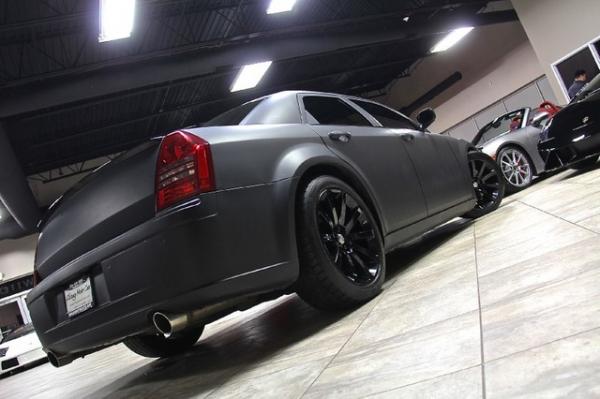 New-2006-Chrysler-300-SRT8