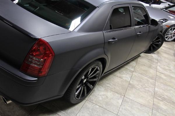 New-2006-Chrysler-300-SRT8