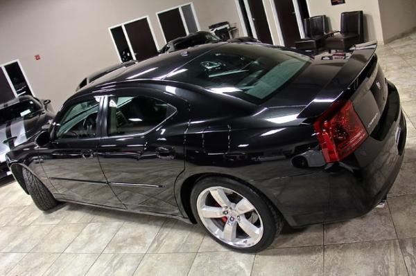 New-2006-Dodge-Charger-SRT8