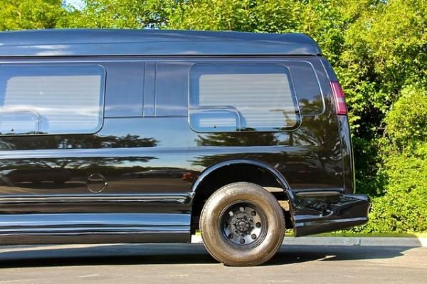 New 2006 GMC Savana 3500 Explorer Limited SE for sale Sold at Chicago Motor Cars in West Chicago IL 60185 5
