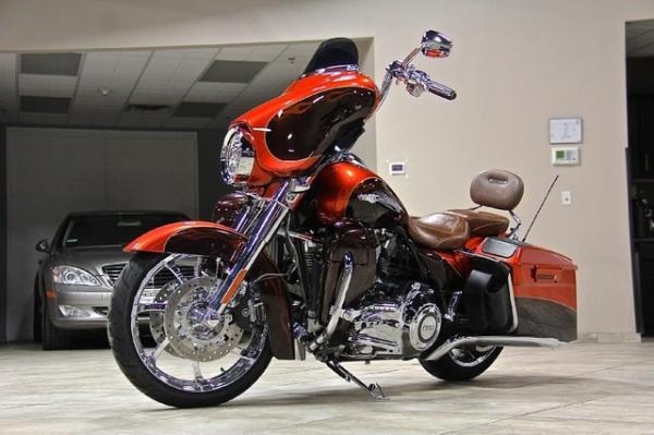 New 2012 Harley-Davidson Street Glide for sale Sold at Chicago Motor Cars in West Chicago IL 60185 6