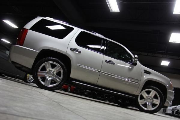 New-2008-Cadillac-Escalade-AWD