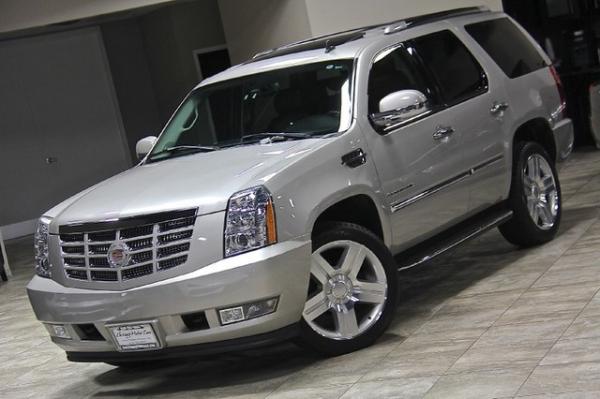 New 2008 Cadillac Escalade AWD for sale Sold at Chicago Motor Cars in West Chicago IL 60185 4