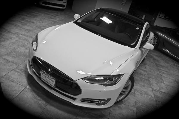 Used-2014-Tesla-Model-S-85-kWh-Battery