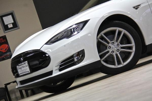 Used 2014 Tesla Model S 85 kWh Battery for sale Sold at Chicago Motor Cars in West Chicago IL 60185 4