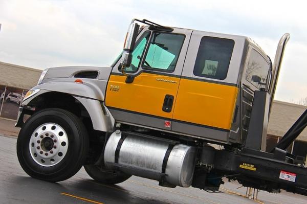 New-2006-International-7400-DT570-Turbo-Diesel-6x4