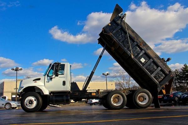 New-2002-International-7400-DT466HT-Turbo-Diesel-6x4