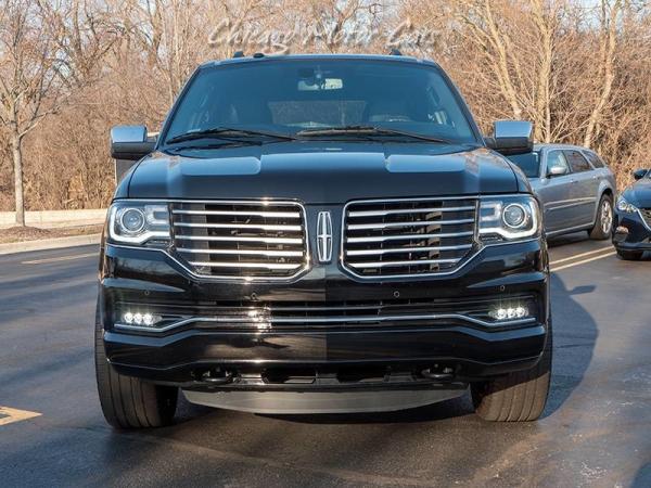 Used 2017 Lincoln Navigator 4x4 Reserve for sale Sold at Chicago Motor Cars in West Chicago IL 60185 3