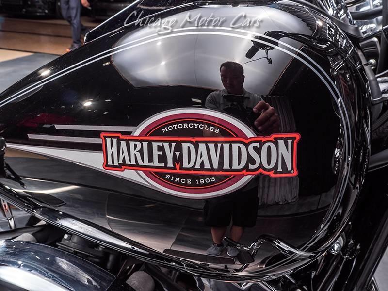 Used-2005-Harley-Davidson-FLSTCI-Heritage-Classic-Motorcycle