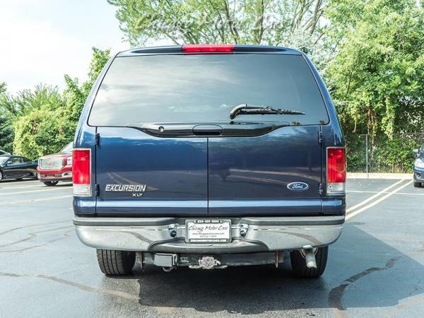 Used-2004-Ford-Excursion-XLT