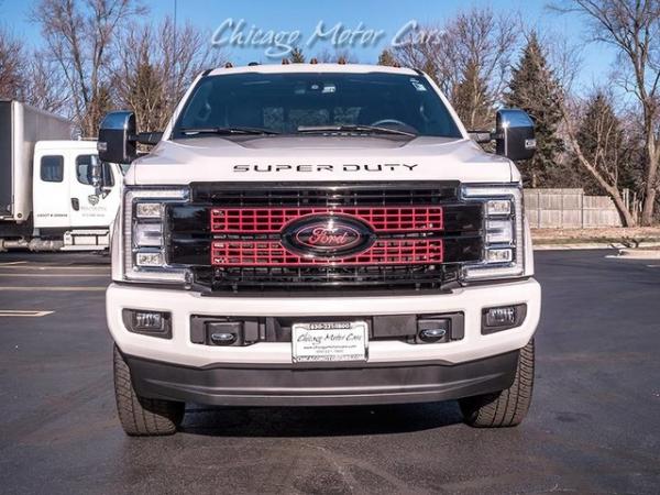 Used 2017 Ford Super Duty F-350 SRW Platinum for sale Sold at Chicago Motor Cars in West Chicago IL 60185 4