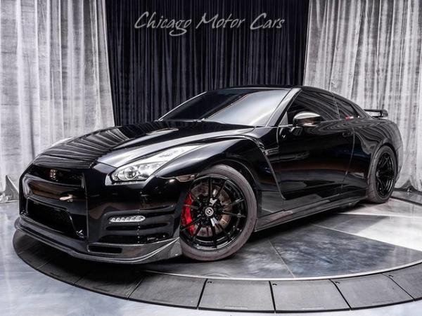 Used 2013 Nissan GT-R Premium for sale Sold at Chicago Motor Cars in West Chicago IL 60185 2