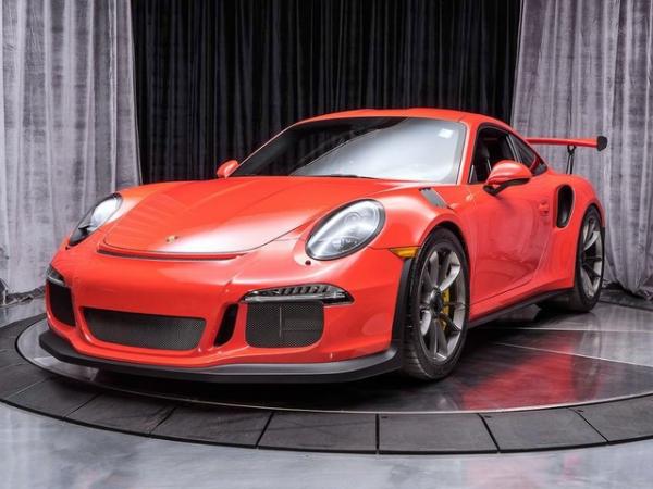 Used-2016-Porsche-911-GT3-RS-Ordered-with-Maximum-Weight-Reduction