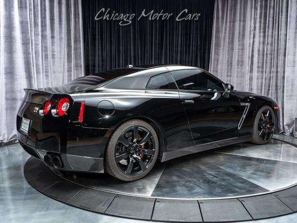 Used 2010 Nissan GT-R Premium for sale Sold at Chicago Motor Cars in West Chicago IL 60185 5