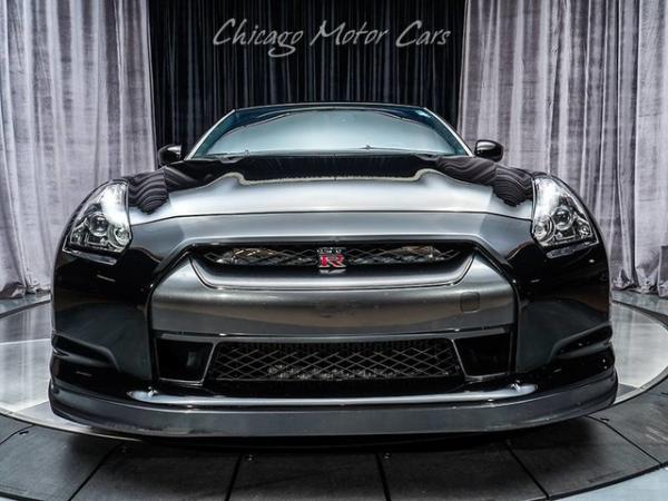 Used-2010-Nissan-GT-R-Premium