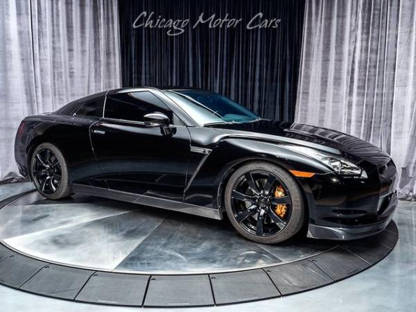 Used 2010 Nissan GT-R Premium for sale Sold at Chicago Motor Cars in West Chicago IL 60185 6