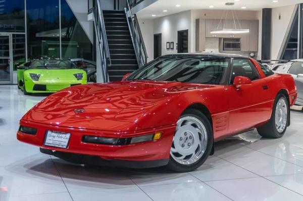 Used 1991 Chevrolet Corvette Coupe for sale Sold at Chicago Motor Cars in West Chicago IL 60185 3