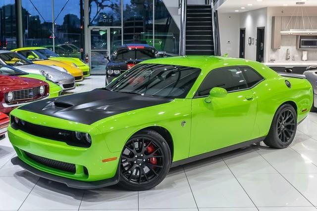 Used-2015-Dodge-Challenger-SRT-Hellcat-ONLY-1300-MILES