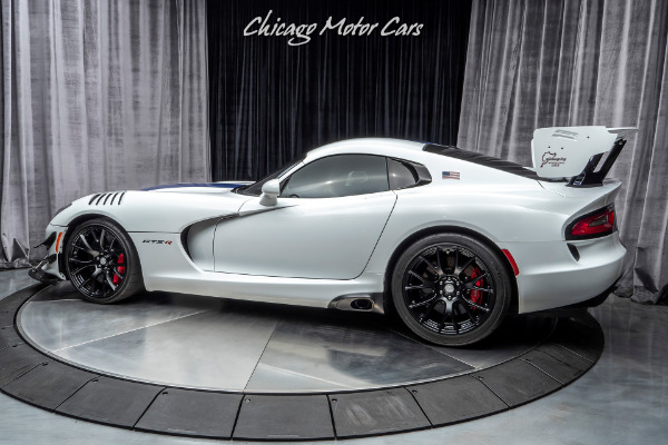 Used 2017 Dodge Viper ACR GTS-R Final Edition *1/100 Produced* for sale Sold at Chicago Motor Cars in West Chicago IL 60185 3