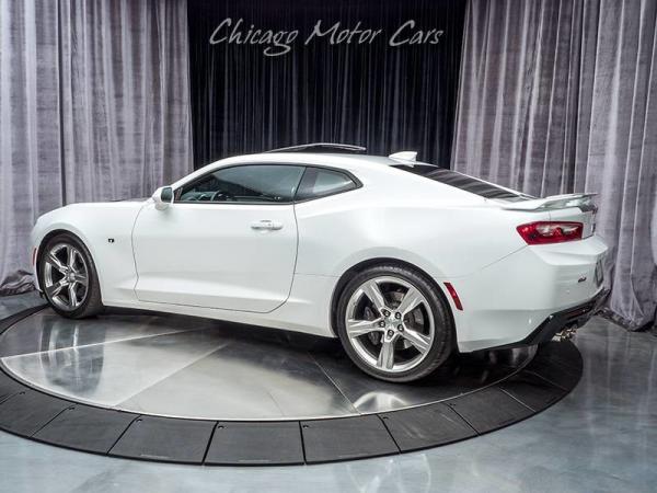 Used 2017 Chevrolet Camaro SS for sale Sold at Chicago Motor Cars in West Chicago IL 60185 3