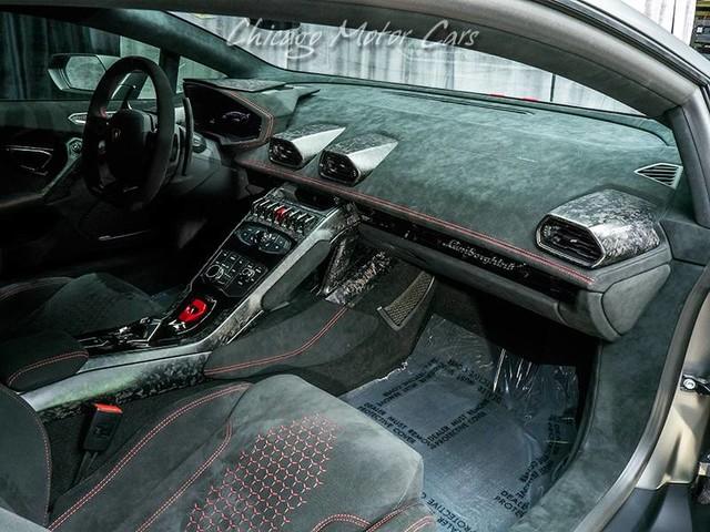 Used-2018-Lamborghini-Huracan-Performante