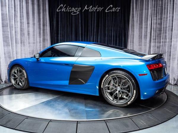Used 2017 Audi R8 Coupe V10 plus for sale Sold at Chicago Motor Cars in West Chicago IL 60185 3