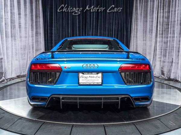 Used 2017 Audi R8 Coupe V10 plus for sale Sold at Chicago Motor Cars in West Chicago IL 60185 4