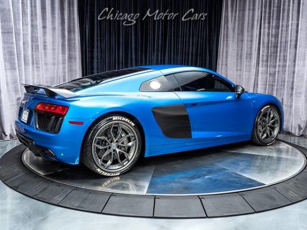 Used 2017 Audi R8 Coupe V10 plus for sale Sold at Chicago Motor Cars in West Chicago IL 60185 5