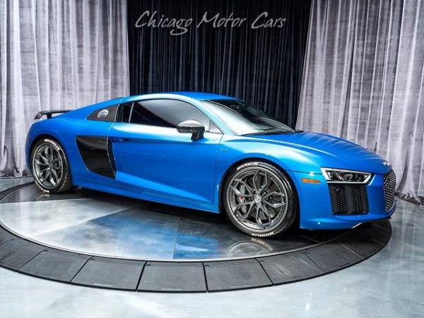 Used 2017 Audi R8 Coupe V10 plus for sale Sold at Chicago Motor Cars in West Chicago IL 60185 6