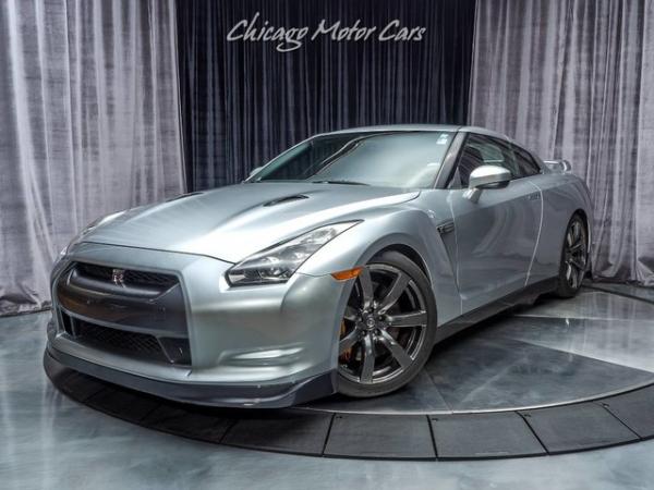 Used 2009 Nissan GT-R Premium for sale Sold at Chicago Motor Cars in West Chicago IL 60185 2