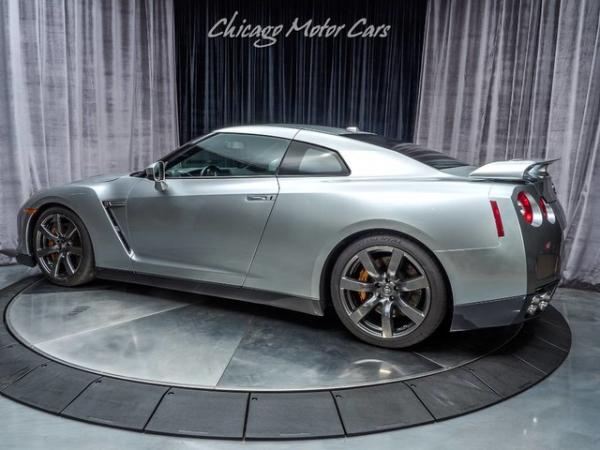 Used 2009 Nissan GT-R Premium for sale Sold at Chicago Motor Cars in West Chicago IL 60185 3