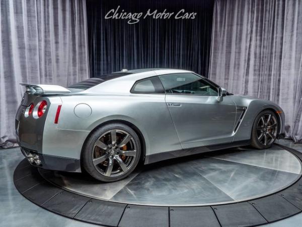 Used 2009 Nissan GT-R Premium for sale Sold at Chicago Motor Cars in West Chicago IL 60185 5