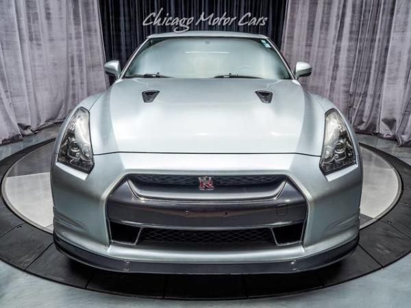 Used-2009-Nissan-GT-R-Premium