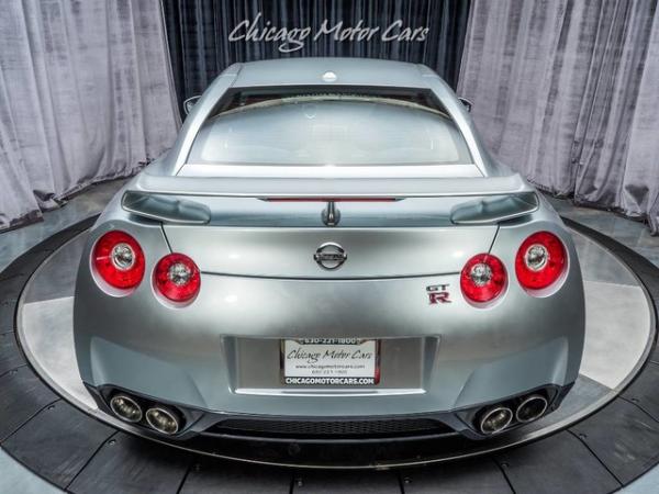 Used-2009-Nissan-GT-R-Premium