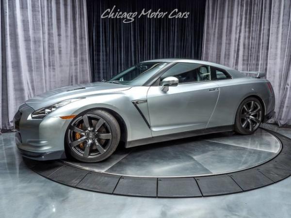 Used 2009 Nissan GT-R Premium for sale Sold at Chicago Motor Cars in West Chicago IL 60185 1
